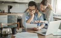 Americans growing concerned about potential housing market correction, study finds