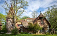 Real Estrange: Fairy tale for sale