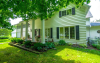 Be inspired by this modern country farmhouse