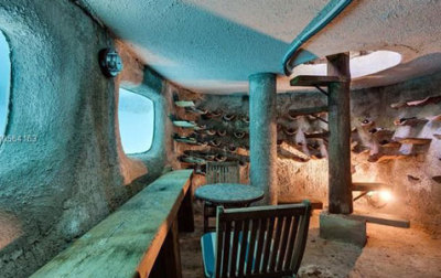 Real Estrange: A gorgeous grotto; hot property