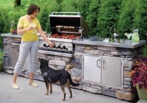 luxury-homebuyer-amenities-2013-bhg-gary-greene-survey-outdoor-kitchen