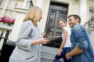 agent-realtor-buyers-clients-communication-buying-selling-home