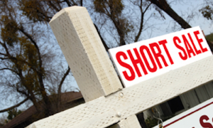 Foreclosure-Corelogic-delinquency-housing-real-estate-august-2015