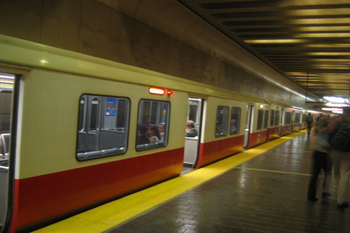 rsz_harvard_mbta_station